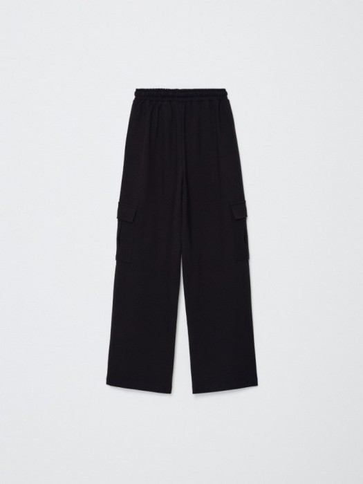 школьные брюки карго из трикотажа для девочек от бренда sela вид слева