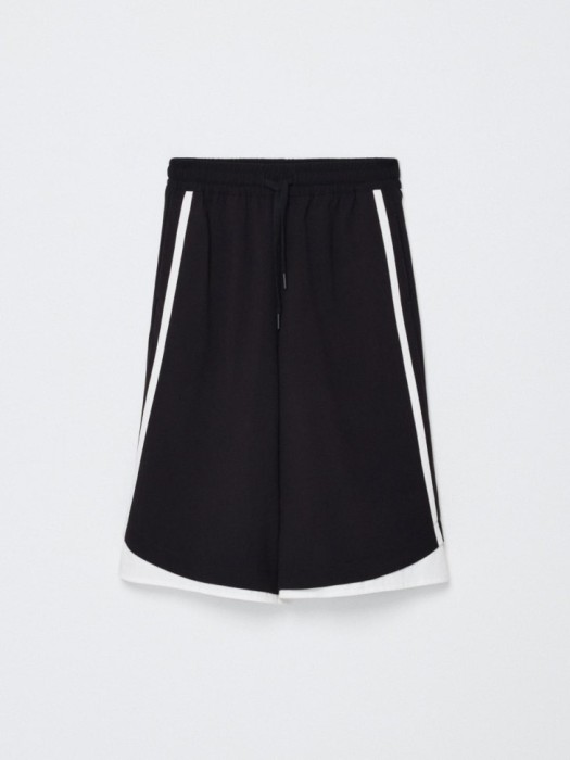 шорты-бермуды с лампасами для девочек по цене 1899 руб вид справа