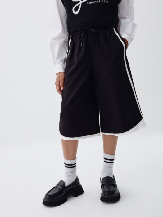 шорты-бермуды с лампасами для девочек из россии вид сбоку