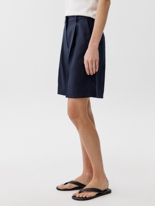 шорты из льна премиум качества по цене 4599 руб вид справа