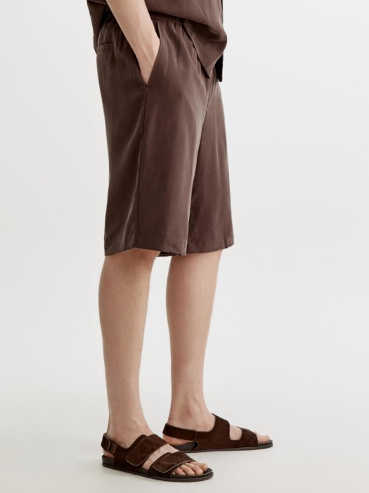 шорты прямого кроя из твила по цене 2999 руб вид справа