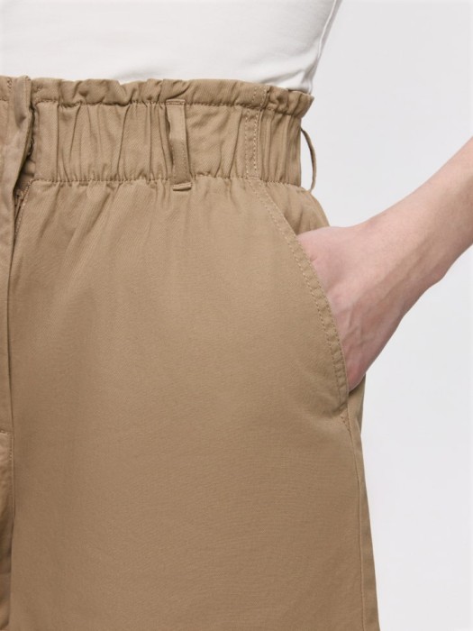 шорты с присборенной талией по цене 1499 руб вид справа