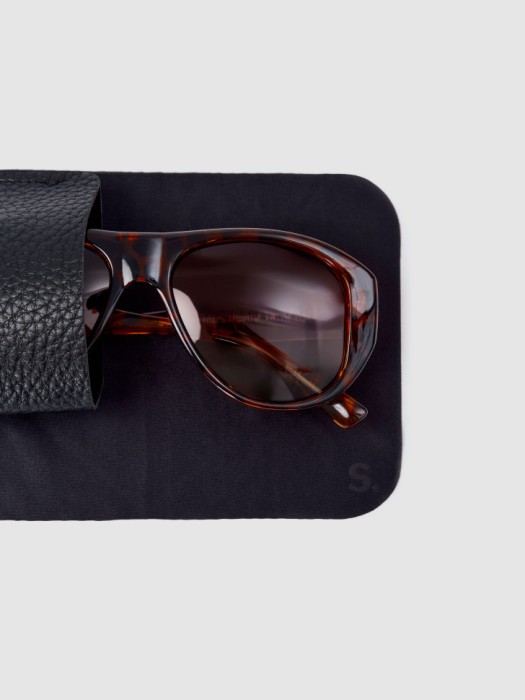 солнцезащитные леопардовые очки-авиаторы от бренда sela вид слева