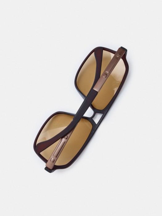 солнцезащитные очки-авиаторы по цене 1299 руб вид справа