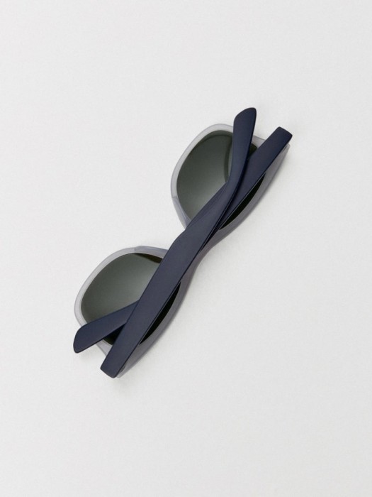 солнцезащитные очки детские по цене 799 руб вид справа