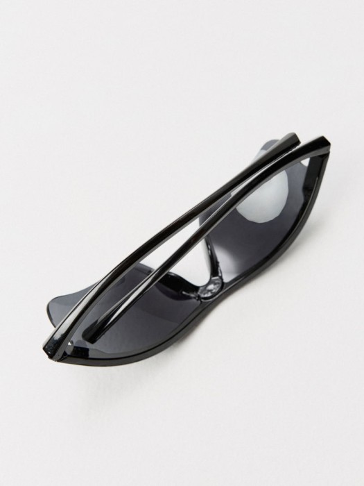 солнцезащитные очки в спортивном стиле детские из россии вид сбоку