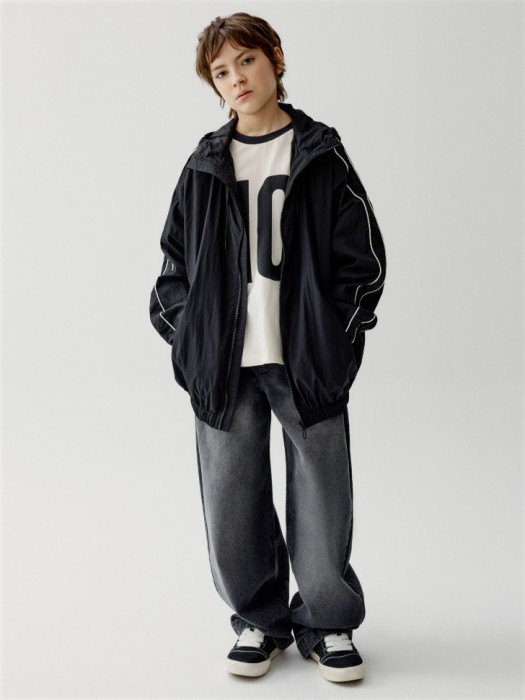 спортивная ветровка из нейлона для мальчиков от бренда sela вид слева