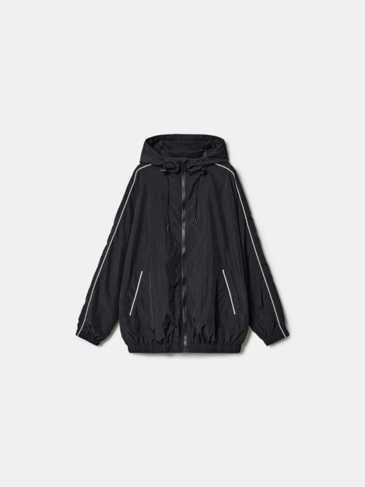 спортивная ветровка из нейлона для мальчиков по цене 3499 руб вид справа