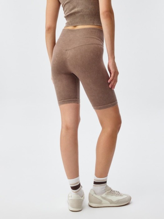 спортивные велосипедки с эффектом кислотной стирки по цене 599 руб вид справа