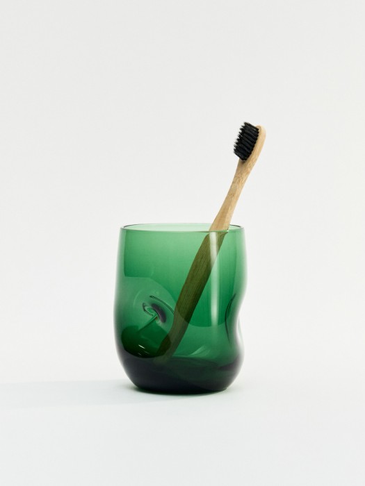стакан для зубных щеток из стекла от бренда sela вид слева