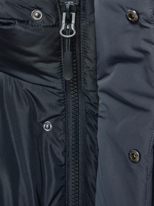 стеганая куртка оверсайз по цене 8999 руб вид справа