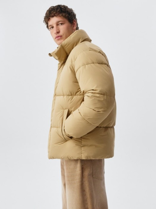 стеганая куртка оверсайз из россии вид сбоку