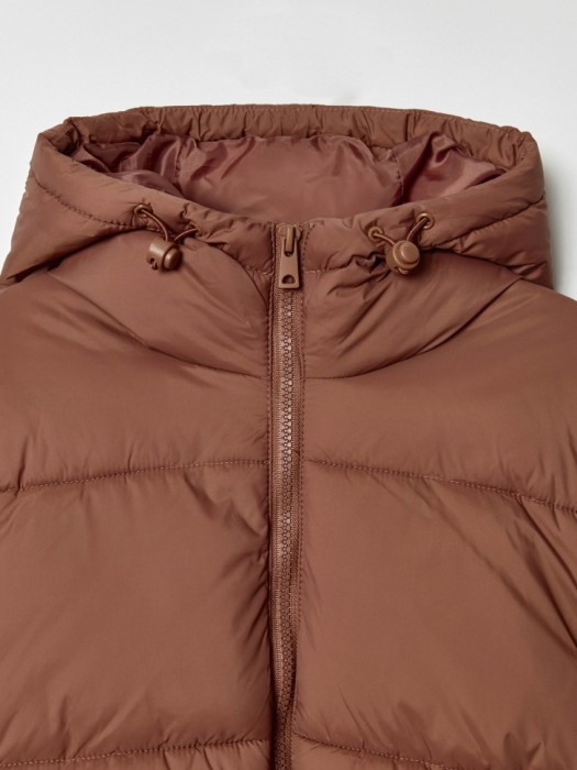 стеганая куртка с ушками на капюшоне для девочек по цене 3499 руб вид справа