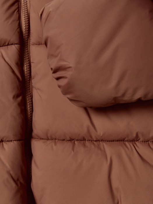 стеганая куртка с ушками на капюшоне для девочек из пуха спереди