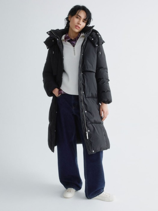 стеганое пальто с капюшоном от бренда sela вид слева