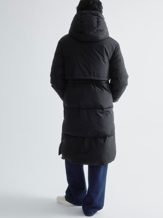 стеганое пальто с капюшоном из россии вид сбоку