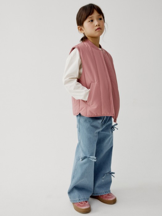 стеганый дутый жилет для девочек по цене 2299 руб вид справа