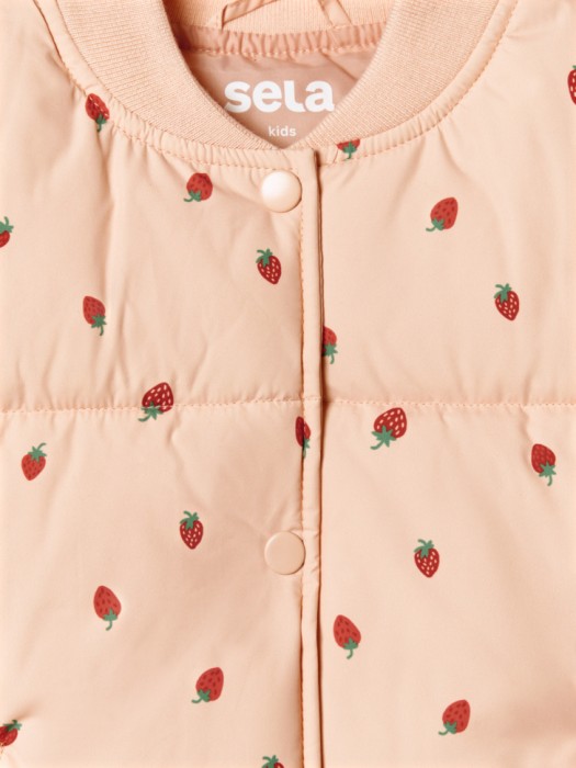 стеганый дутый жилет с принтом для девочек из россии вид сбоку