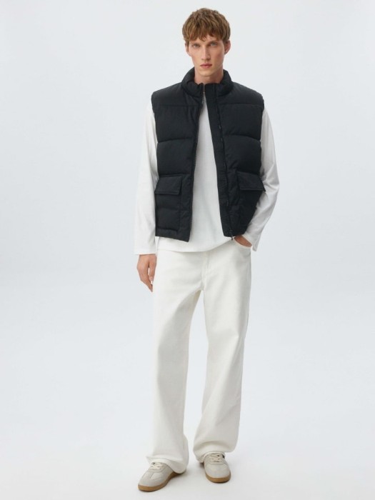 стеганый жилет из твила от бренда sela вид слева