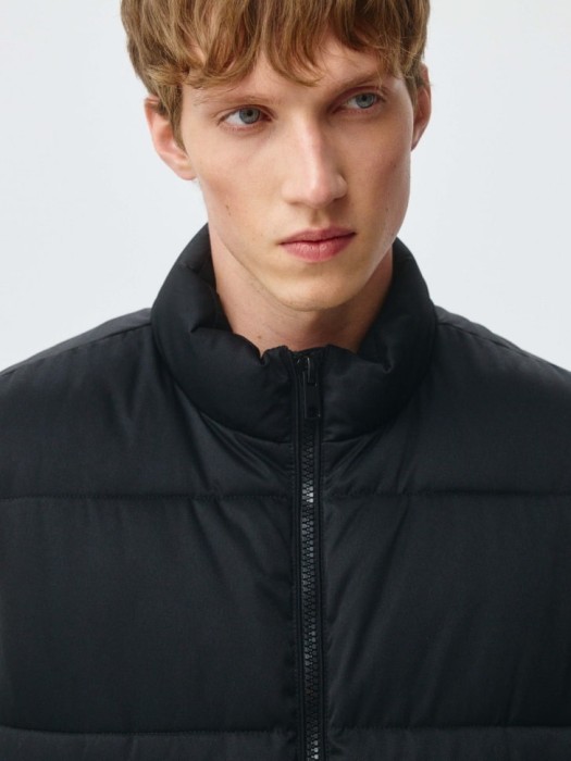 стеганый жилет из твила по цене 2999 руб вид справа