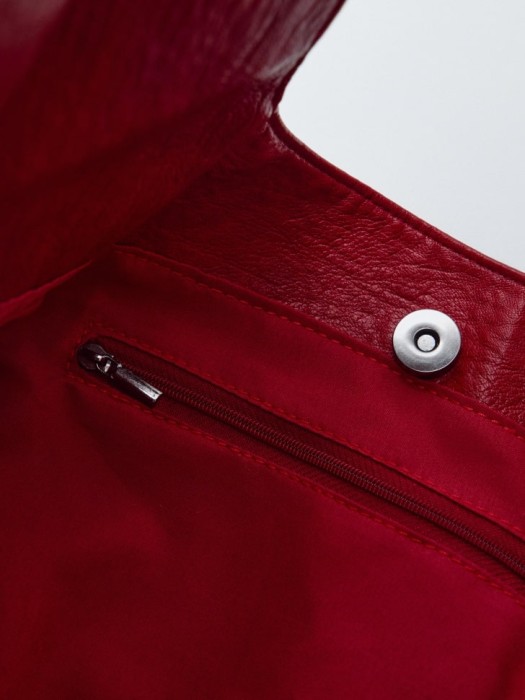 сумка хобо из линейки  young из кожи спереди