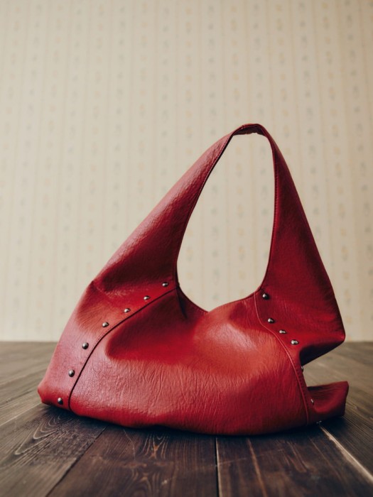 сумка хобо из линейки  young универсального стиля с лицевой стороны