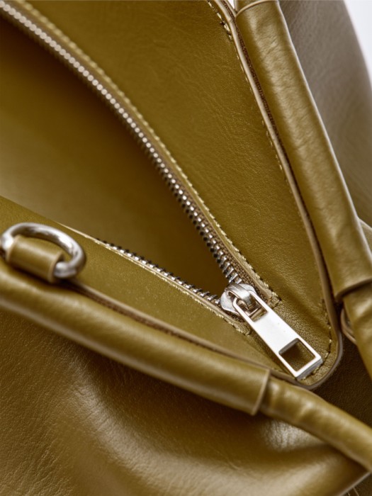 сумка из экокожи из линейки  young из россии вид сбоку