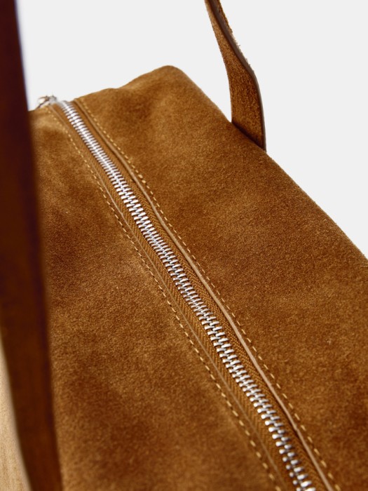 Товар серебряного цвета с внутренней стороны