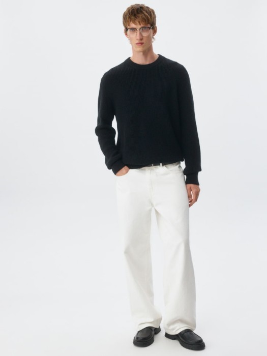 свитер regular fit из смесовой шерсти от бренда sela вид слева