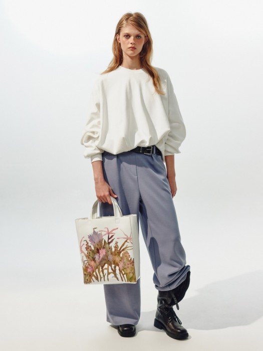 свитшот-баллон оверсайз из линейки  young от бренда sela вид слева