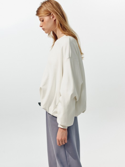 свитшот-баллон оверсайз из линейки  young из россии вид сбоку