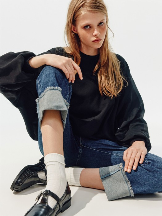 свитшот-баллон оверсайз из линейки  young от бренда sela вид слева