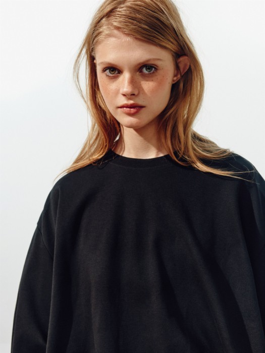 свитшот-баллон оверсайз из линейки  young из россии вид сбоку