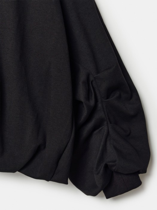 свитшот-баллон оверсайз из линейки  young универсального стиля с лицевой стороны