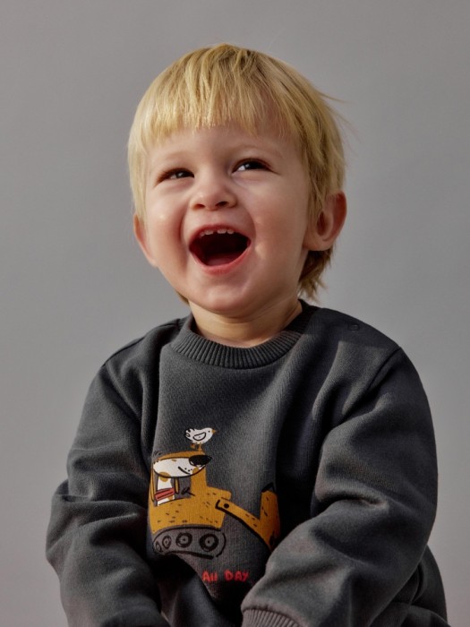 свитшот-боди с принтом для малышей от бренда sela вид слева