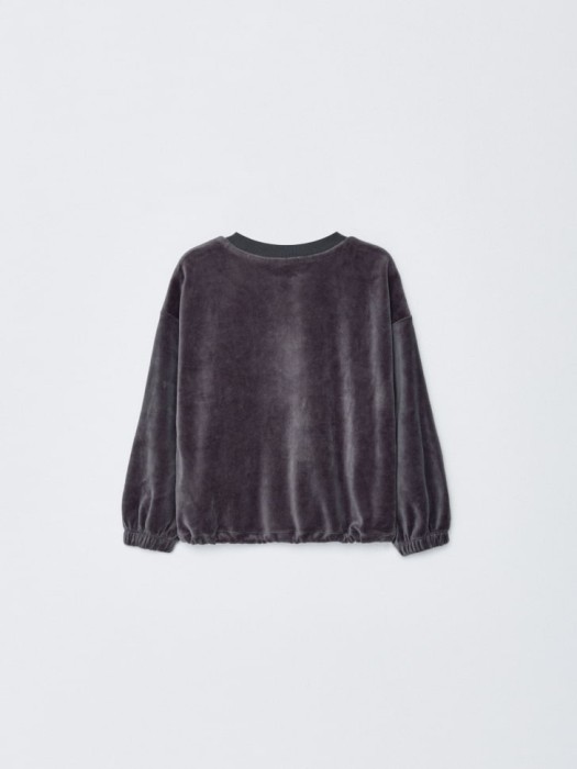 свитшот из велюра с вышивкой для девочек из россии вид сбоку