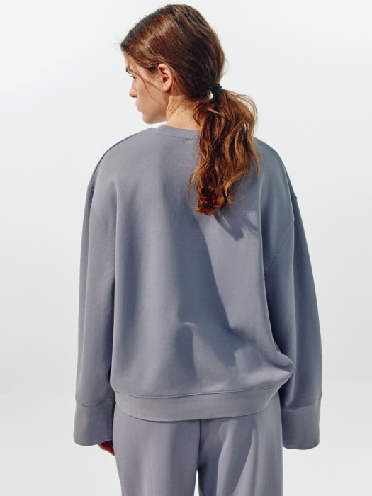 свитшот оверсайз из линейки  young по цене 2799 руб вид справа