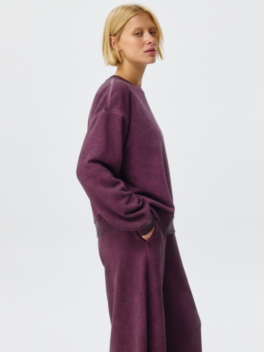 свитшот оверсайз с эффектом кислотной стирки из россии вид сбоку