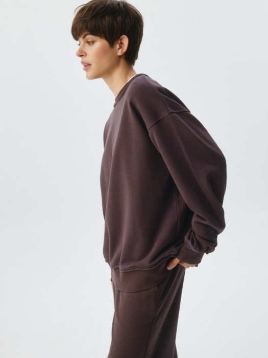 свитшот оверсайз с кислотной стиркой из россии вид сбоку