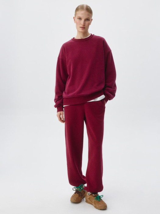 свитшот оверсайз с кислотной стиркой из россии вид сбоку