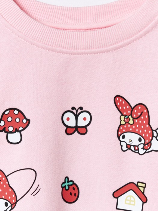 свитшот оверсайз с принтом hello kitty my melody для девочек из россии вид сбоку