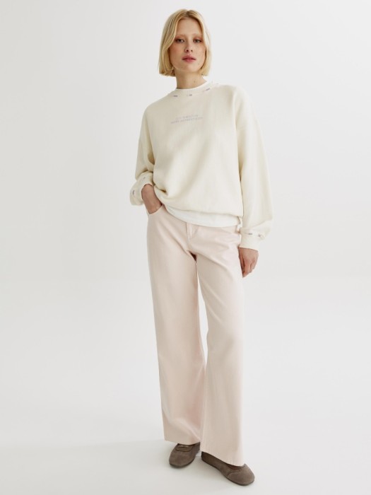 свитшот оверсайз с принтом из футера с бархатистым эффектом от бренда sela вид слева