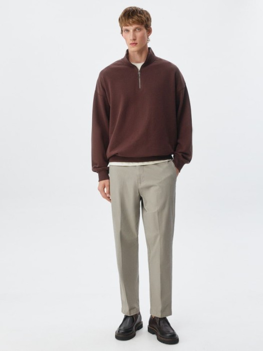 свитшот оверсайз с воротником на молнии от бренда sela вид слева