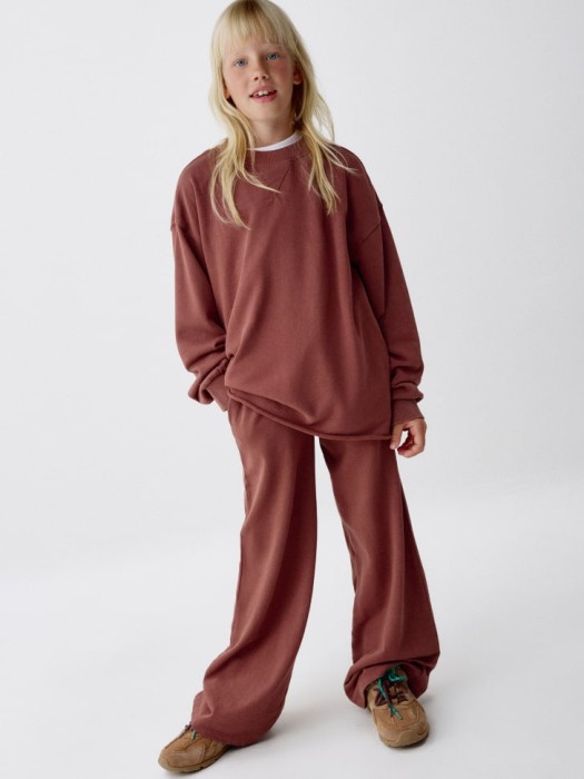 свитшот с кислотной стиркой для девочек от бренда sela вид слева