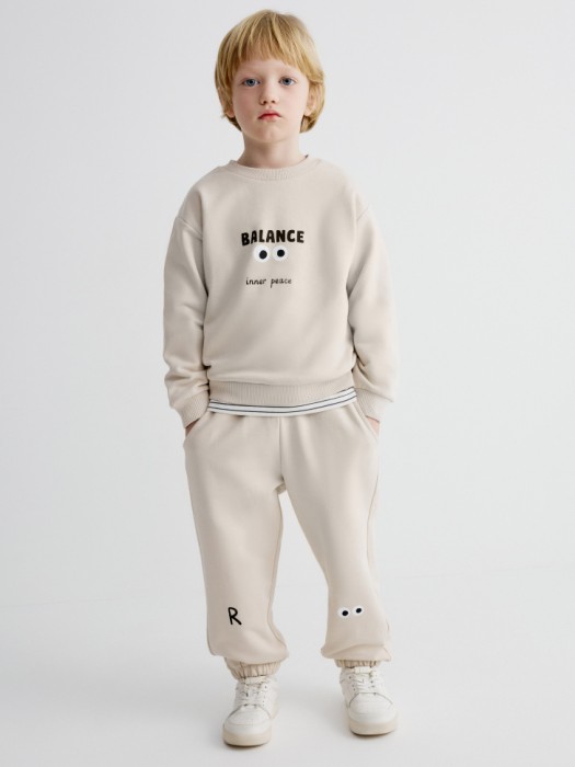 свитшот с принтом для мальчиков от бренда sela вид слева