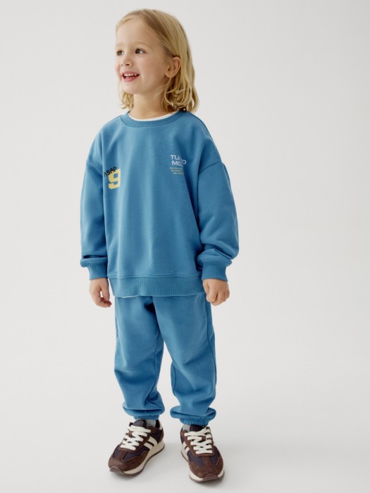 свитшот с принтом для мальчиков от бренда sela вид слева