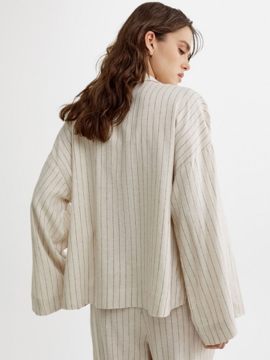 свободная рубашка из смесового льна по цене 3999 руб вид справа