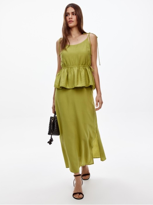 свободная юбка миди из жатой ткани от бренда sela вид слева