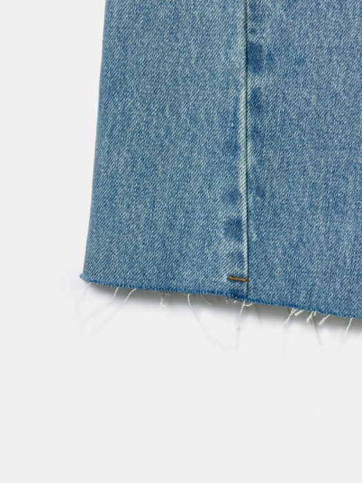 Товар голубого цвета с внутренней стороны