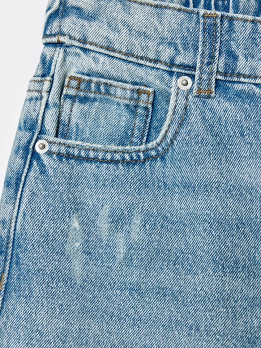 свободные джинсы с потертостями для девочек из россии вид сбоку